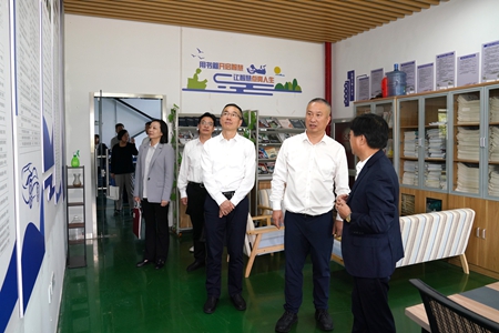 20241009市國(guó)資委黨委書(shū)記、主任陳文榮調(diào)研嘉興市交通學(xué)校，右起吳曉斌、陳文榮、柏衛(wèi)東、朱建華、李利.jpg